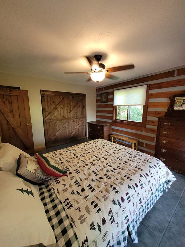 bedroom, outdoor woods bedding